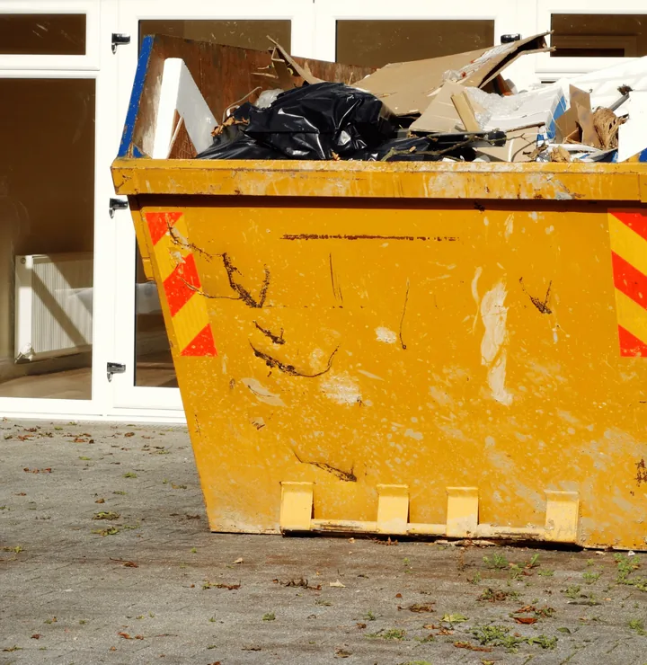 Huisontruiming Deventer: volle afvalcontainer voor de deur, de afvoer die u ook kunt uitbesteden Huisontruiming Deventer: volle afvalcontainer voor de deur, de afvoer die u ook kunt uitbesteden