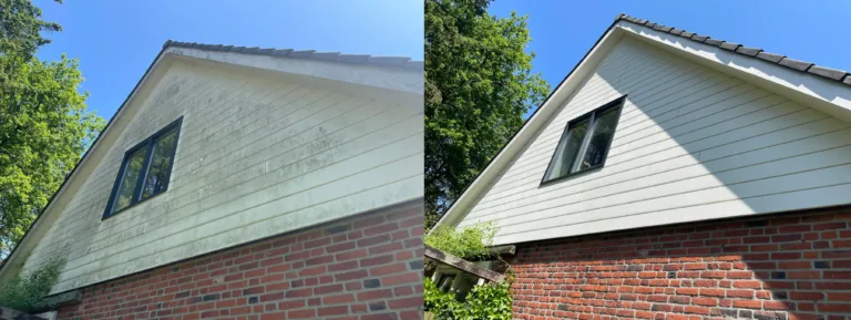 Woningontruiming Epe met gevelreiniging: witte gevel voor en na de behandeling