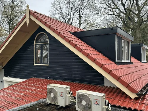 Woningontruiming inclusief schoonmaak: dak en woning na een reiniging door Hezeman Woningontruiming inclusief schoonmaak: dak en woning na een reiniging door Hezeman